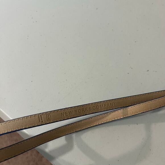 Blue Vegan Leather Adjustable Thin Skinny New York & Co Belt Size XS-Large - Picture 6 of 10